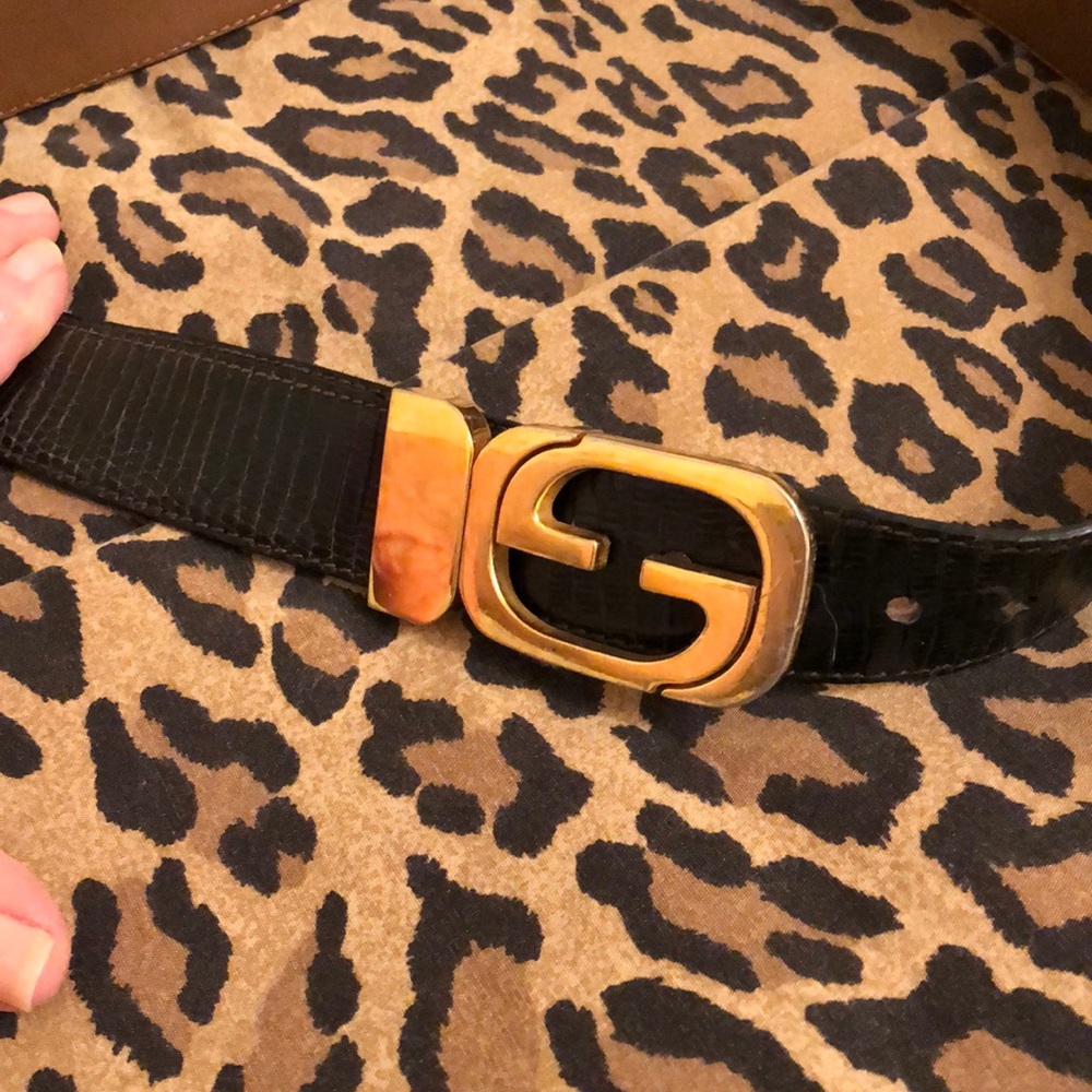 Gucci reversible belt.